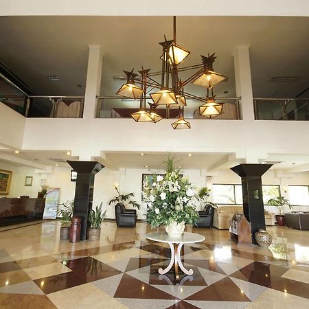 Bahari Inn Tegal Экстерьер фото