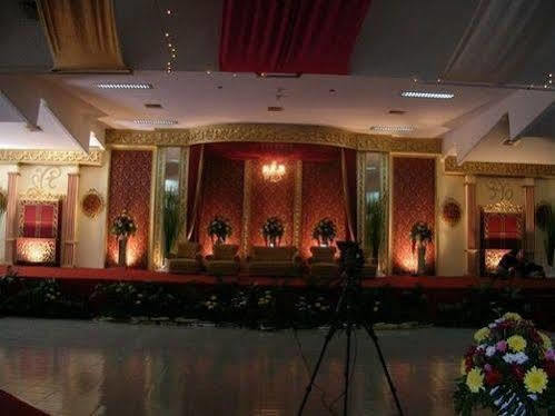 Bahari Inn Tegal Экстерьер фото