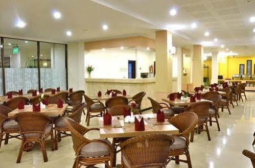 Bahari Inn Tegal Экстерьер фото